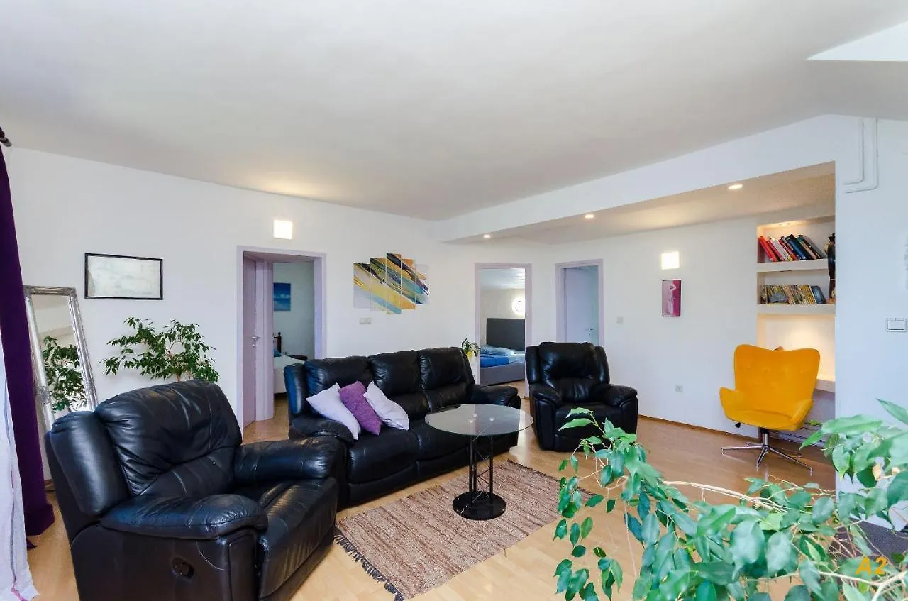 Apartments Stanislava 파자나 0*,